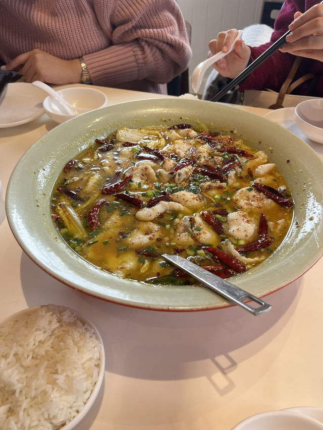 แวะชิม Suan Cai Yu ที่ร้าน Xiang Zi Kuan 🐟🔥