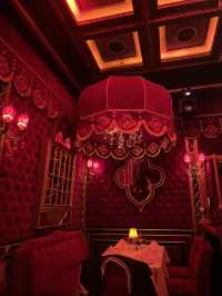 ร้านอาหารเรียบหรู ดูแพง ในดูไบ แต่ตอนดึกเป็นคลับ