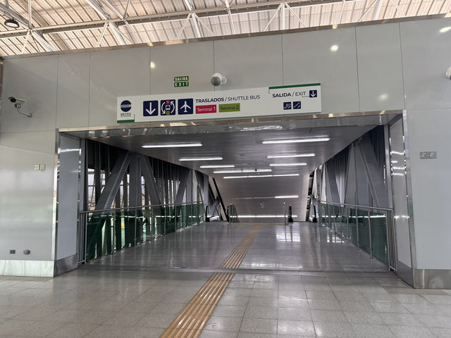 【パナマ・メトロ 空港支線（El Ramal）｜トクメン空港から市内へ直結！】