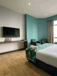 🏨✨ Trove Hotel JB – Where Style Meets Flavor!