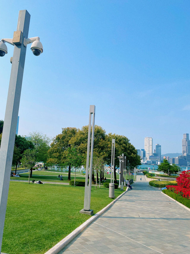 Victoria Harbour’s Ultimate Chill Zone 🌤️