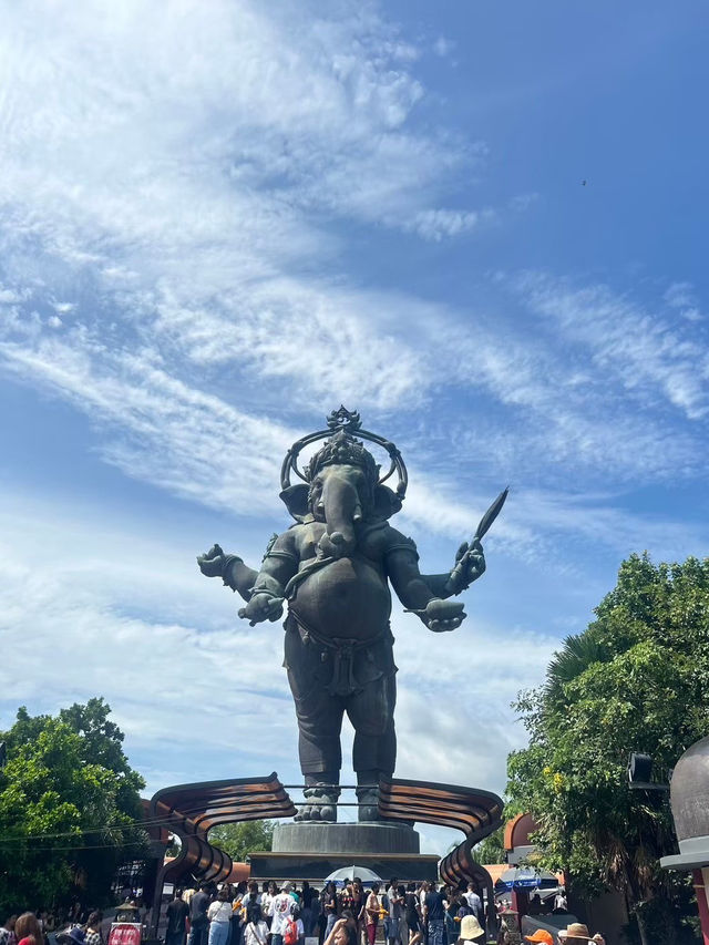 อุทยานพระพิฆเนศ  องค์ยืน