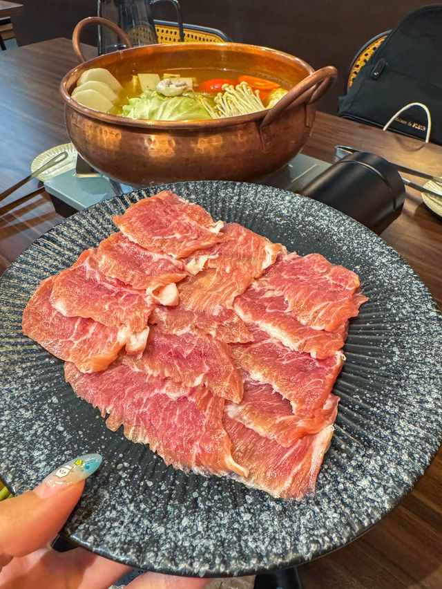 台中美食｜從生蛋拌牛肉到金黃雜炊，一鍋吃出驚喜