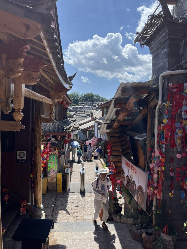 麗江古城體驗 最美民族服飾 雲南過橋米線