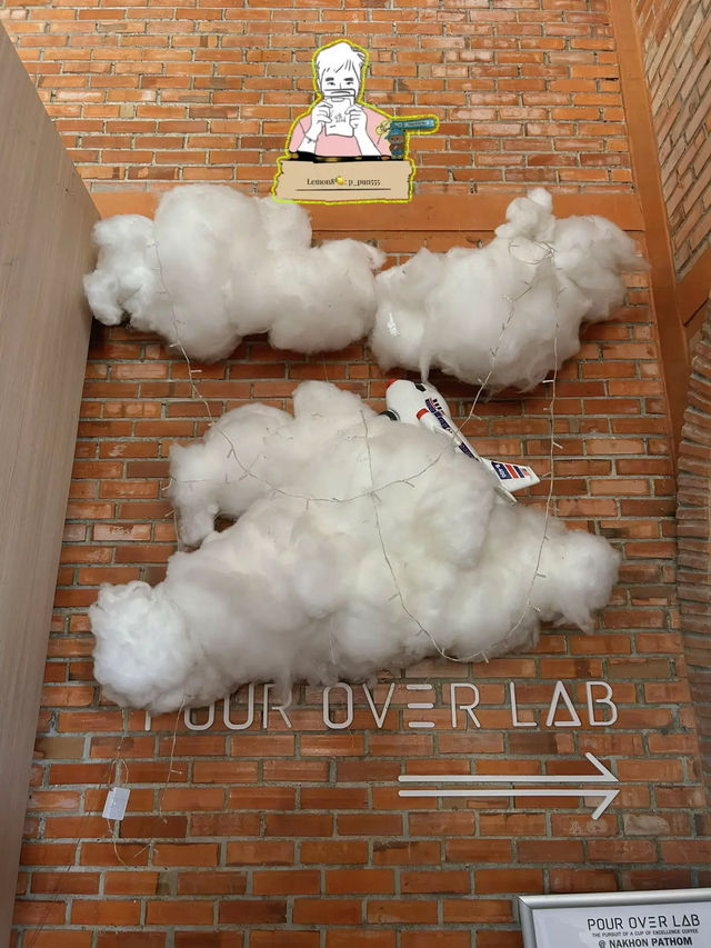 ✈️ POUR OVER LAB คาเฟ่ตีมเครื่องบินสุดเท่กลางนครปฐ