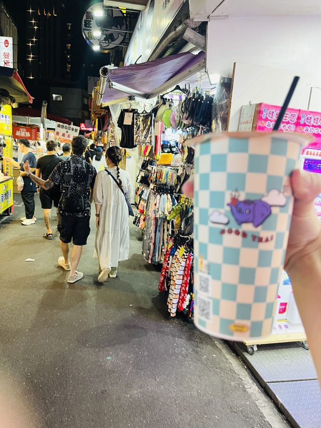 🏮 Raohe Street Night Market – A Flavor-Packed Night in Taipei 🌙🍢