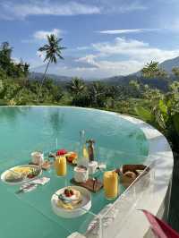 In Bali, a villa can cost the same as a motorbike! ❤️