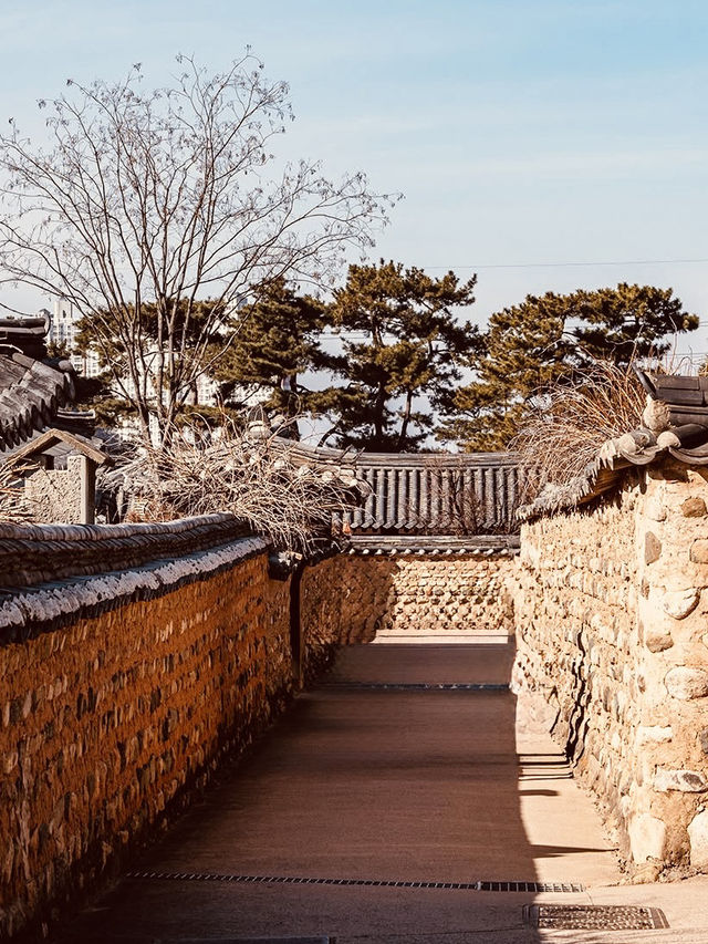 🏯✨ *Nampyeong Moon Clan’s Historic Residence (남평 문씨 본리 고택): A Journey to Joseon-Era Nobility* 🌿📜