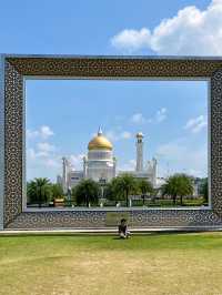 🖼️ Framed in Brunei: The Picture-Perfect View of Omar Ali Saifuddien Mosque