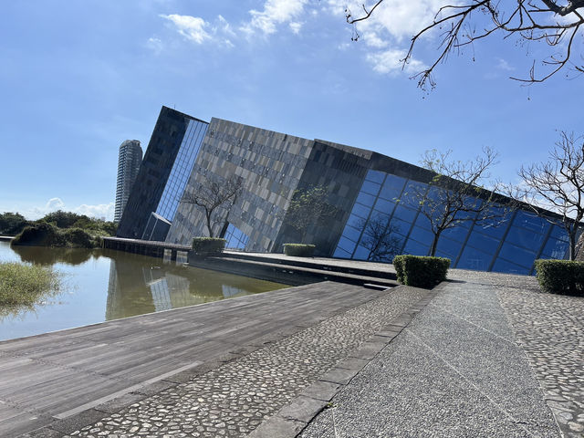 蘭陽博物館：靜靜佇立在山海之間的美學建築