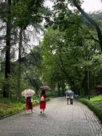 Lakeside Grace and Cultural Richness