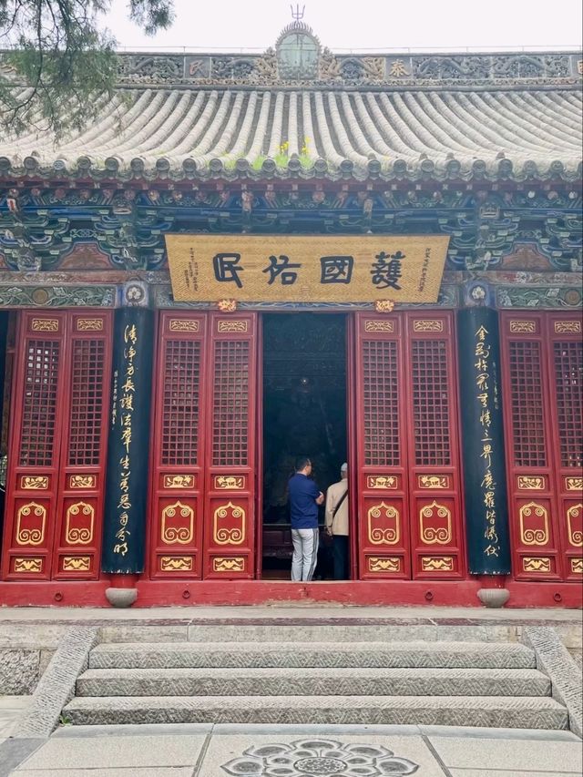 WHITE HORSE TEMPLE · CHINA’S OLDEST BUDDHIST SANCTUARY WHITE HORSE TEMPLE · CHINA’S OLDEST BUDDHIST SANCTUARY