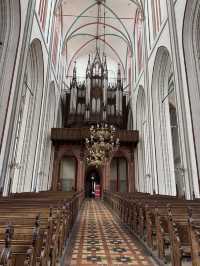 Schwerin Cathedral โบสถ์เงียบสงบใจกลางเมือง
