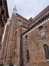 Schwerin Cathedral โบสถ์เงียบสงบใจกลางเมือง