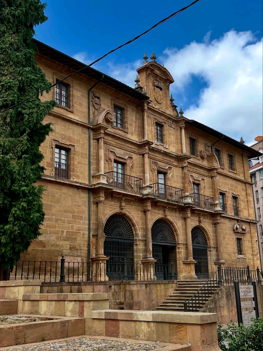 A Charming City of History and Green Landscapes