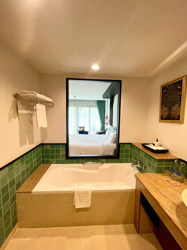 Ravindra Beach Resort and Spa ที่พักพัทยาติดหาด🏝️ Ravindra Beach Resort and Spa ที่พักพัทยาติดหาด🏝️