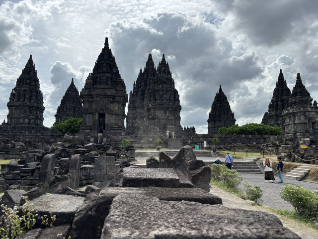 Epic Temple Hopping in Yogyakarta: Borobudur & Prambanan 🛕✨
