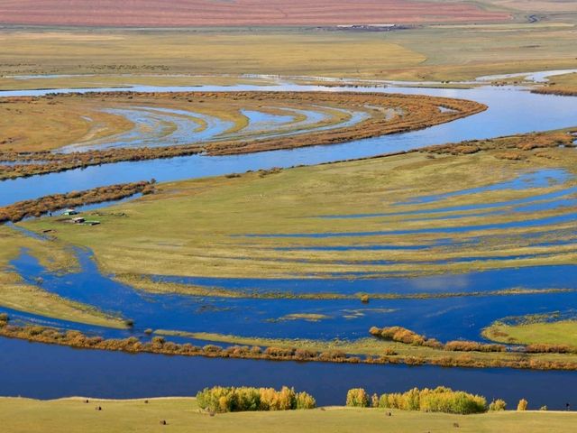 “Hulunbuir Prairie: The Sea of Grass in Inner Mongolia”