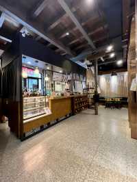 台北駅・北門駅 赤煉瓦の美しい三井記憶倉庫内のカフェ 川流之島