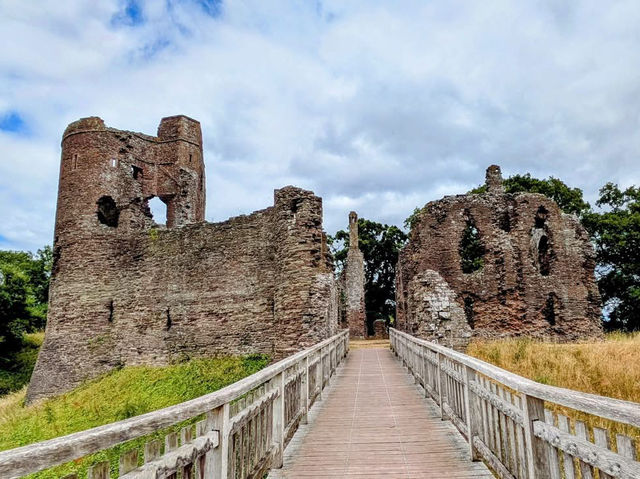 Solo in the Silent Marches: Grosmont Castle