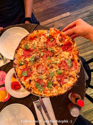 ✿ High-quality specialty pizza • Family-friendly American restaurant ✿
