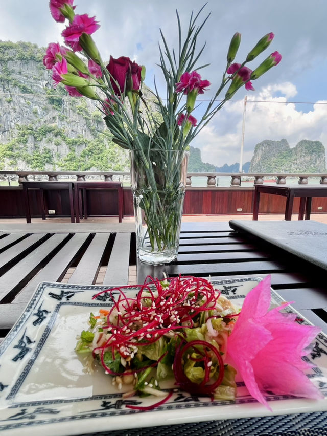 Zero Planning, All Relaxing: Cruising Halong Bay 🛶🇻🇳