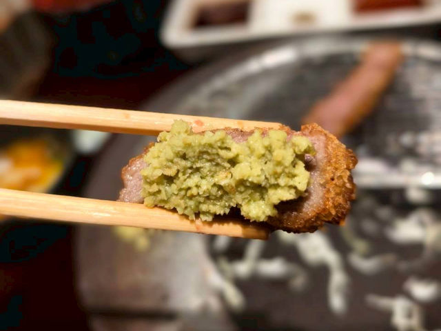 《淺草炸牛排:雷門前的人氣排隊美食》 《淺草炸牛排:雷門前的人氣排隊美食》