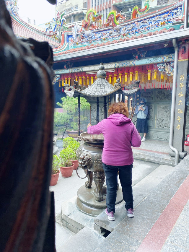 豐原最早的廟宇，宮內有嘉慶年間的文物喔！