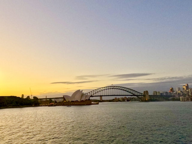 Sydney’s famous landmark view from  Mrs Macquaire’s chair 🇦🇺🌅
