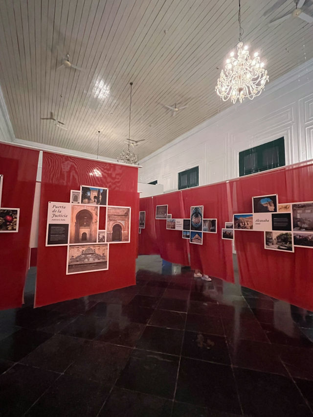 Seni rupa yang hidup dalam keramik dan guci unik Seni rupa yang hidup dalam keramik dan guci unik