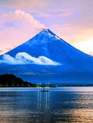 Chasing Views: Mayon Volcano & Sumlang Lake Escape