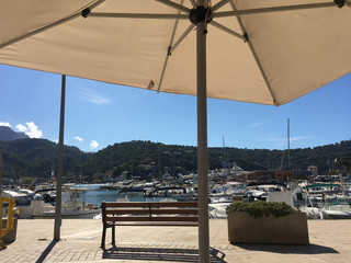 🏖️ หาด Platja des Traves: หาดท่าเรือ Sóller ที่ปราศจากฝูงชน