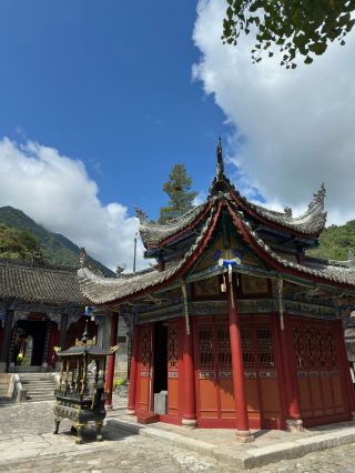 🏯 Walking the Qinling Mountains | Zhang Liang Temple, Liuba
