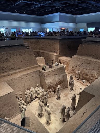 Standing Face-to-Face with History: The Magnificent Terracotta Army of Xi'an! ⚔️🗿🇨🇳