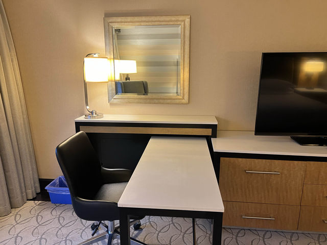 🏨 Classic Comfort at Hilton Toronto 🇨🇦