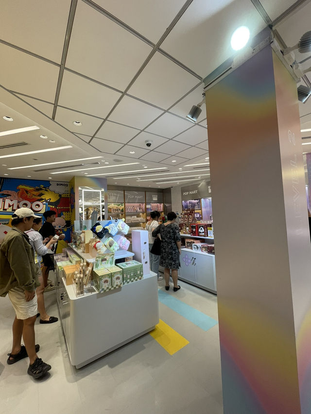 🎨🛍️《探索Popmart Pop Up Store @ Siam Square新打卡熱點》📸🌈