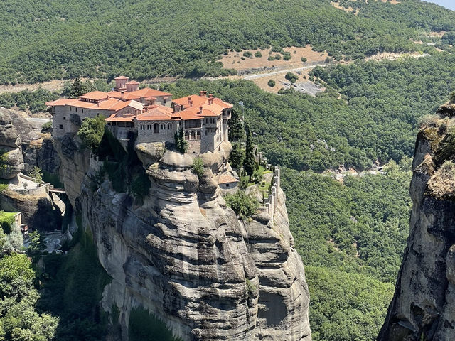 A Magical Day Trip to Meteora: Greece’s Breathtaking Monasteries in the Sky
