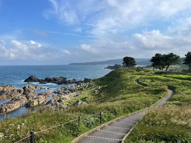 A beautiful coast where you can meet a variety of landscapes