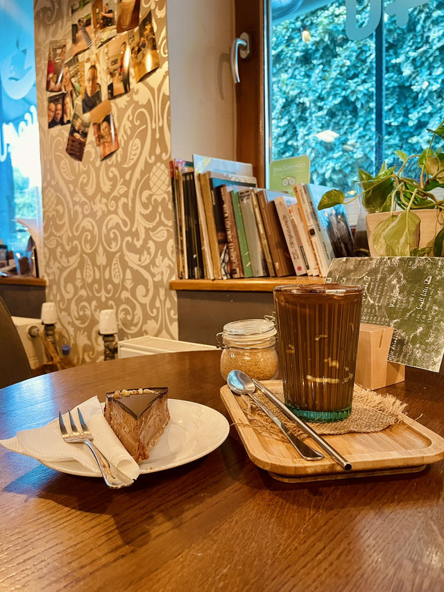 🇸🇰 Bratislava's Charms: A Day Trip Across the Danube