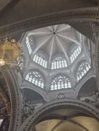 Els Secrets de la Catedral: From Gothic Grace to the Holy Grail