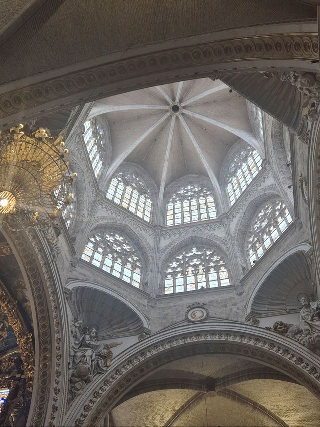 Els Secrets de la Catedral: From Gothic Grace to the Holy Grail