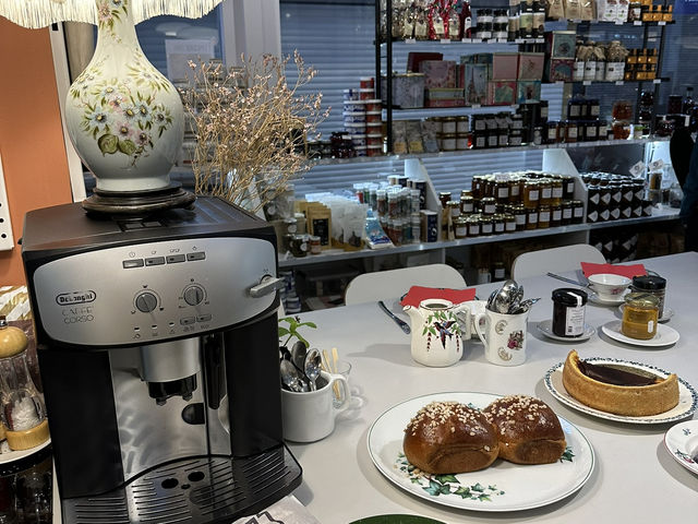 Hidden Gem in Paris: L'épicerie de Loïc B Review at Marché Saint-Quentin