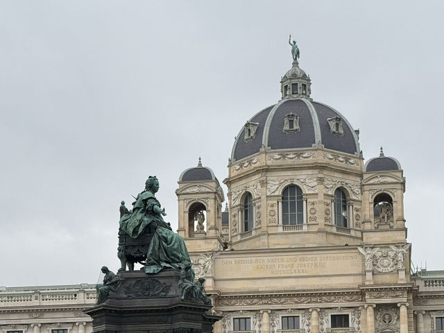 Vienna: A City That Feels Like Walking Through a Masterpiece ✨ Vienna: A City That Feels Like Walking Through a Masterpiece ✨