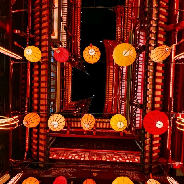 The Magic of Yuyuan Garden in Shanghai 🏯🧧✨