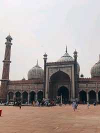 The Largest Mosque in India - JAMA MASJID 🇮🇳