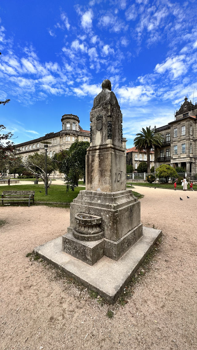 獻給政治家愛德華多·維森蒂的紀念碑Monumento a V