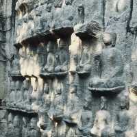中國東部最大、保存最完整的石窟造像群