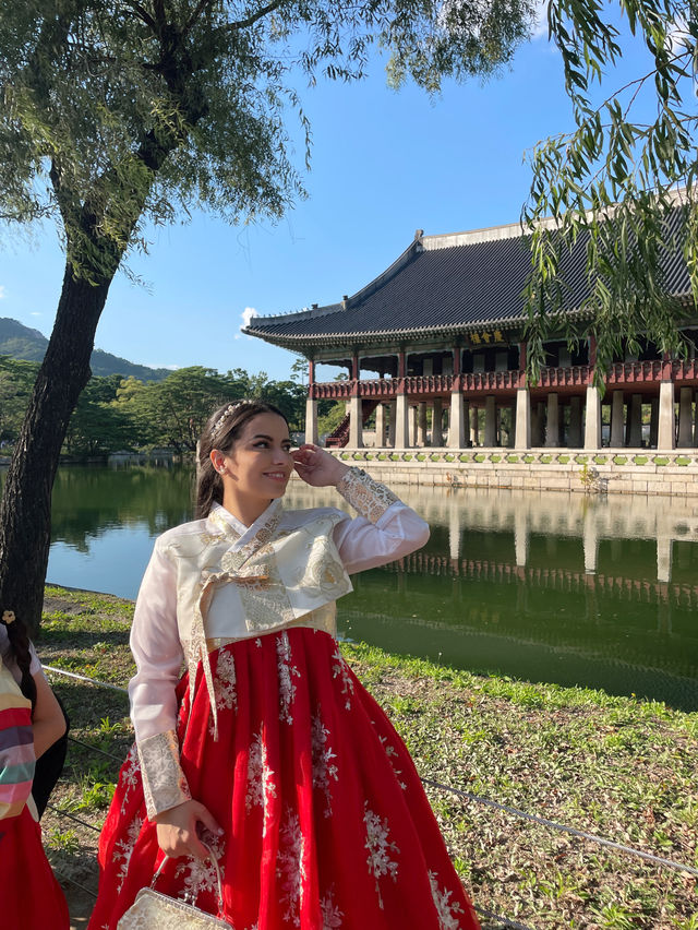 Feeling like Korean royalty in hanbok 🎎