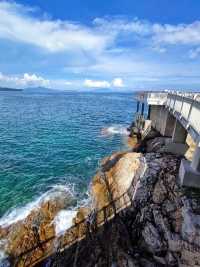 深圳市-鹽田區鹽梅路大梅沙海濱公園-海水清澈碧藍