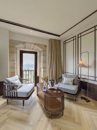 🏰 Asturias Escape: Unwind at CoolRooms Palacio de Luces 🌟